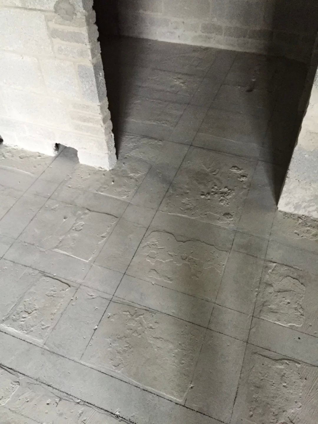  嘉和城温莎北郡楼板加固
